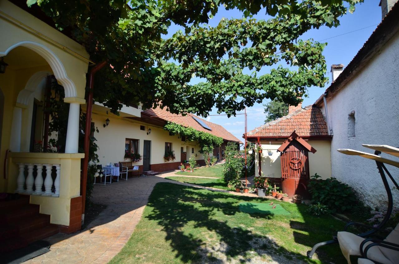 Agropensiunea Maria Harseni Buitenkant foto