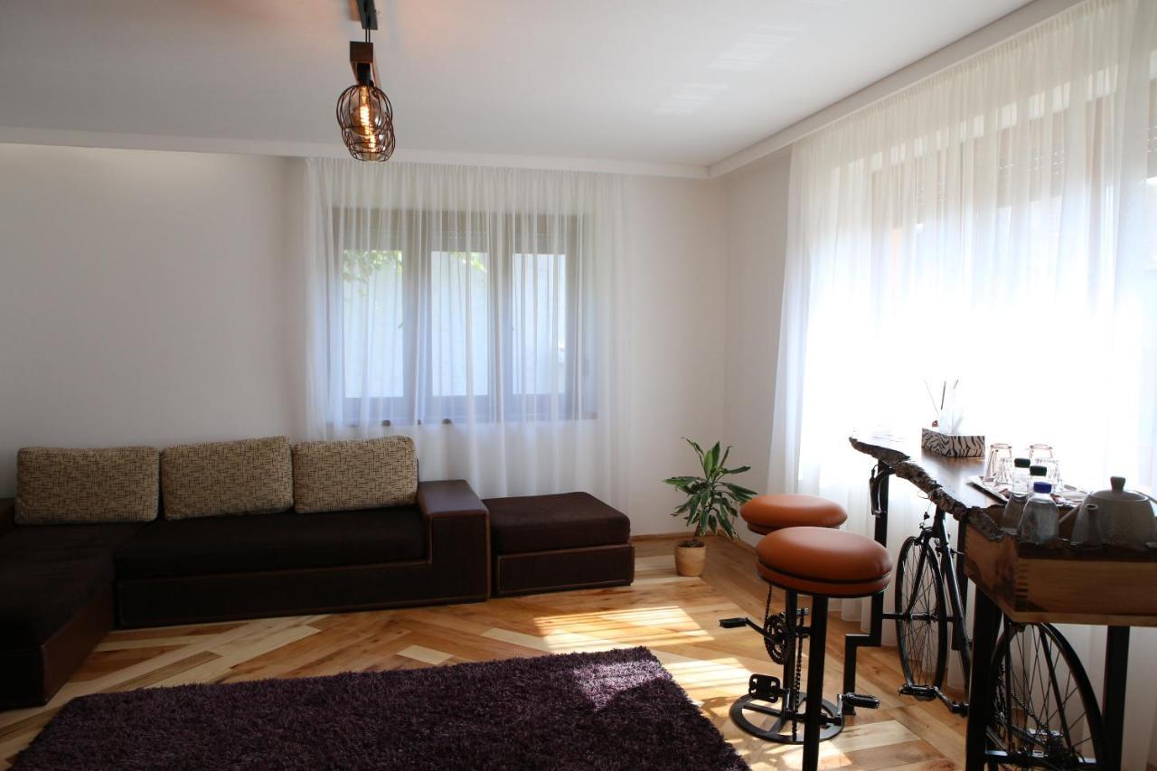 Agropensiunea Maria Harseni Buitenkant foto